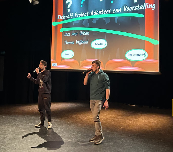 Job en Dytz treden op al beatboxers in Theater Stroud