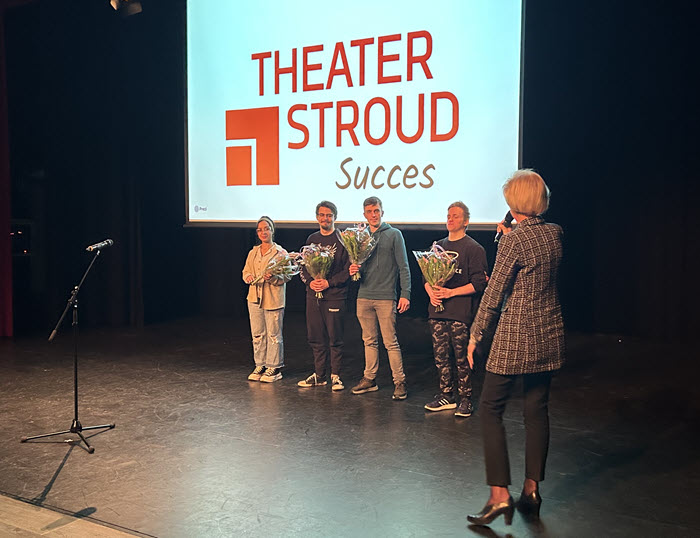 Paul Engelen, Job en Dytz en Soraya Valenko treden op in Theater Stroud voor de leerlingen van Groevenbeek Putten