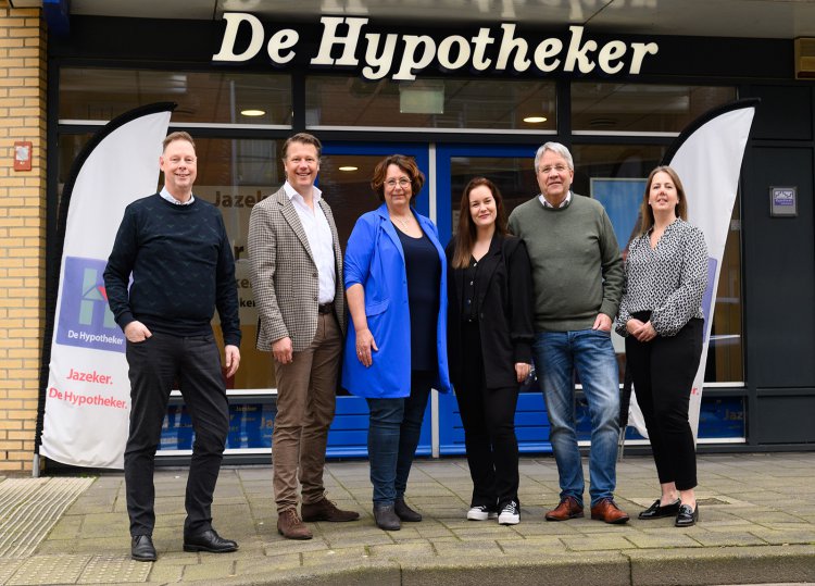 Teamfoto_de_Hypotheker_2024_1600.jpg