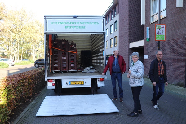 Speculaaspoppen voor zorgpersoneel in Putten