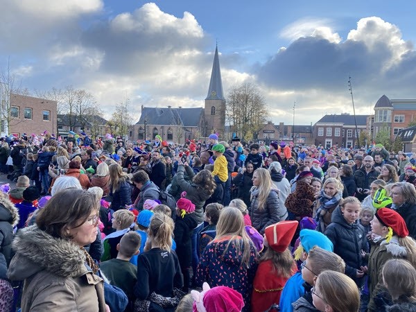 Sinterklaas enthousiast binnengehaald in Putten 3