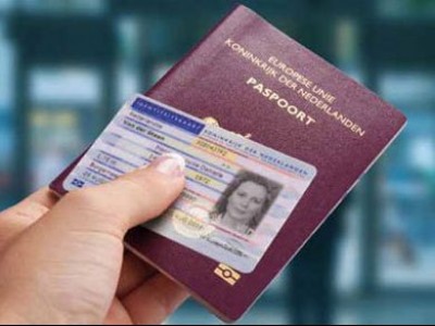 Vraag op tijd een identiteitskaart of paspoort aan