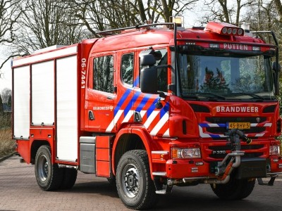 Grote bermbrand A28 tussen Harderwijk en Hierden, vuur overgeslagen naar natuurgebied Beekhuizerzand