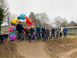 Wethouder opent crossbaantje na handtekeningenactie