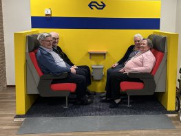 NS treincoupé voor de bewoners van Elim