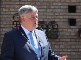 Onthulling van Artikel 1 van de Grondwet
