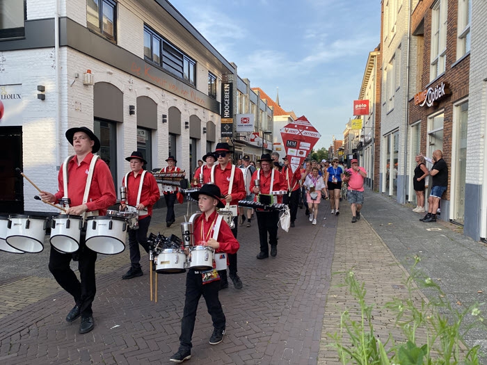 Foto's intocht avondvierdaagse Putten 2022 1