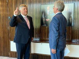 Burgemeester Lambooij legt eed af 