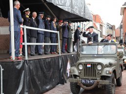 Bezoek de 16e Regionale Veteranendag op het parkeerterrein van het stadhuis in Nijkerk
