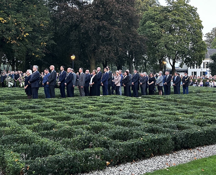 Razziaherdenking druk bezocht 1