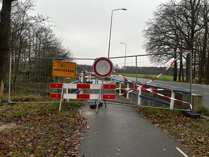 CDA stelt vragen over de beschadigde brug bij het fietspad langs de N798