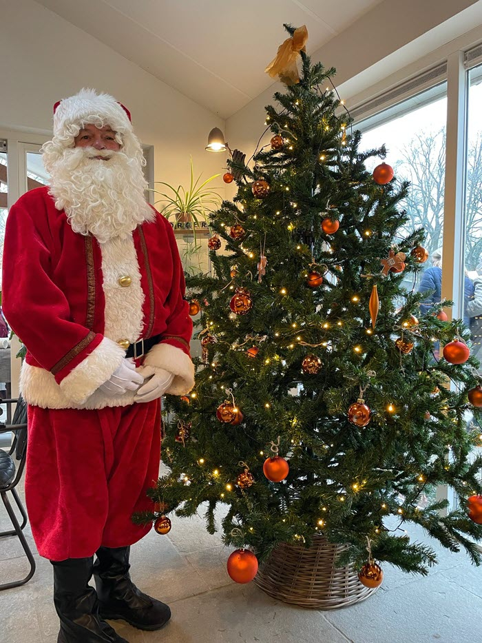 Gezellige kerstmarkt levert mooi bedrag op 3