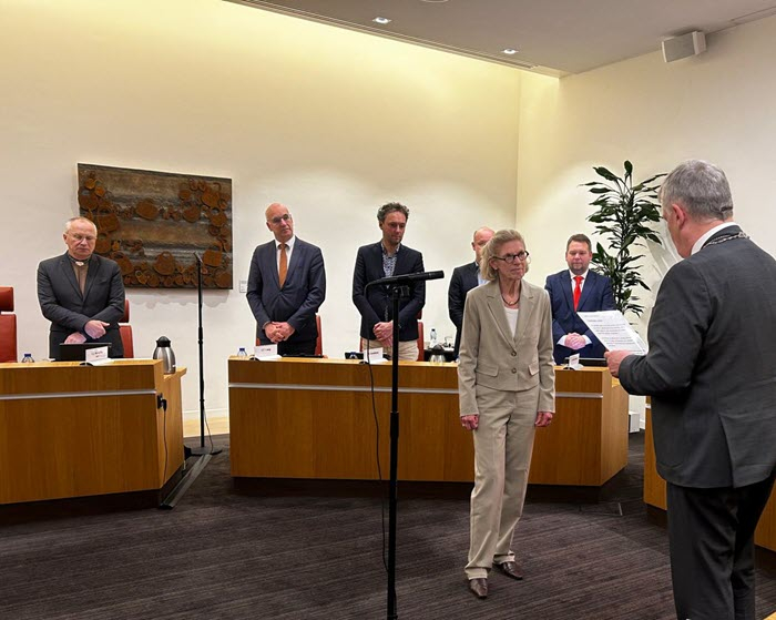 Hedi Wassink geïnstalleerd als raadslid voor de VVD