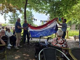 ​ZorgErf opent het Uutkiekplekje