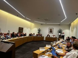 ​Raad kiest voor dorps karakter in Brinkstraat, moties voor meer woningen en schuilkelder verworpen