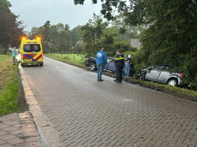 Twee voertuigen in botsing op de Waterweg