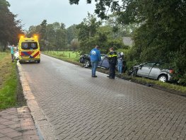 Twee voertuigen in botsing op de Waterweg