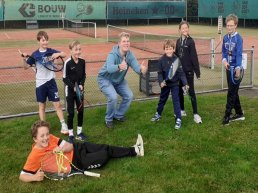 Jonge tennistoppers van Het Laakhuisje winnen oranje competitie