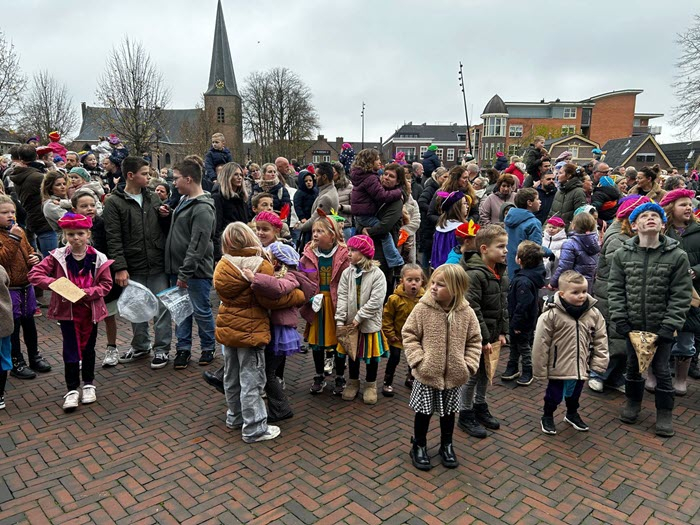 Sinterklaas heeft weer voet op Nederlandse bodem gezet 3