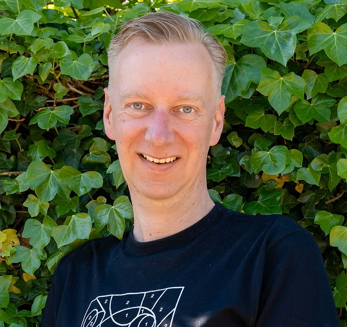 ​Een open deur op zondagmiddag (column)