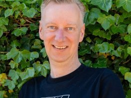 ​Een open deur op zondagmiddag (column)