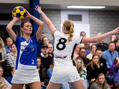 De Meeuwen geeft Dindoa geen kans in derby