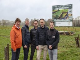 ​Bouwbord nieuwe woonwijk Halvinkhuizen onthuld