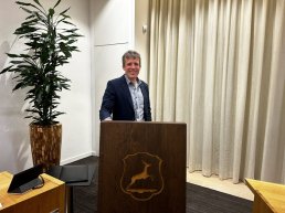 ​“Laten we zorgvuldig omgaan met onze ruimte en bereid zijn een beetje in te schikken”