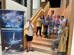 Groep 8 van De Schuilplaats uit Putten wint regionaal synchroonzwemtoernooi