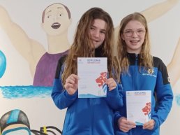 Gouden medaillewinnaars synchroonzwemtoernooi behalen barracuda-diploma in Zwolle 