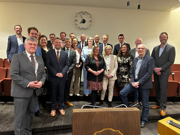 Nieuwe gemeenteraad geïnstalleerd - Puttensezaken.nl