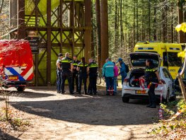 Overleden persoon aangetroffen bij bostoren