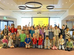 Wisselbeker voor De Schuilplaats bij Junior Dictee