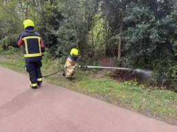 Brand in berm Rietgansstraat, mogelijk aangestoken