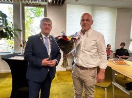 ​Putten eert inzet van voorzitter Oranje Scheg met erespeld