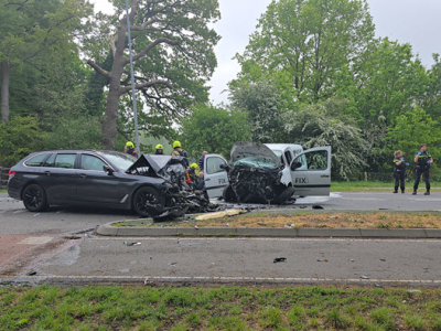 Drie auto’s betrokken bij ernstig ongeval op kruising Nijkerkerstraat met Waterweg