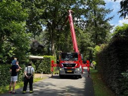 Brandweer voor stormschade naar de Kozakkenweg