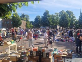 Kleedjesmarkt op het Kerkplein, kofferbakverkoop op Fontanusplein en 'Putten ruimt op!' in het centrum