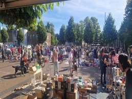 Kleedjesmarkt op het Kerkplein, kofferbakverkoop op Fontanusplein en 'Putten ruimt op!' in het centrum