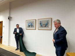 ​Kunstwerk voor raadzaal met duidelijke boodschap