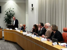 ​De Bruin (VVD): “Onze woningzoekenden kunnen niet in een slogan wonen”